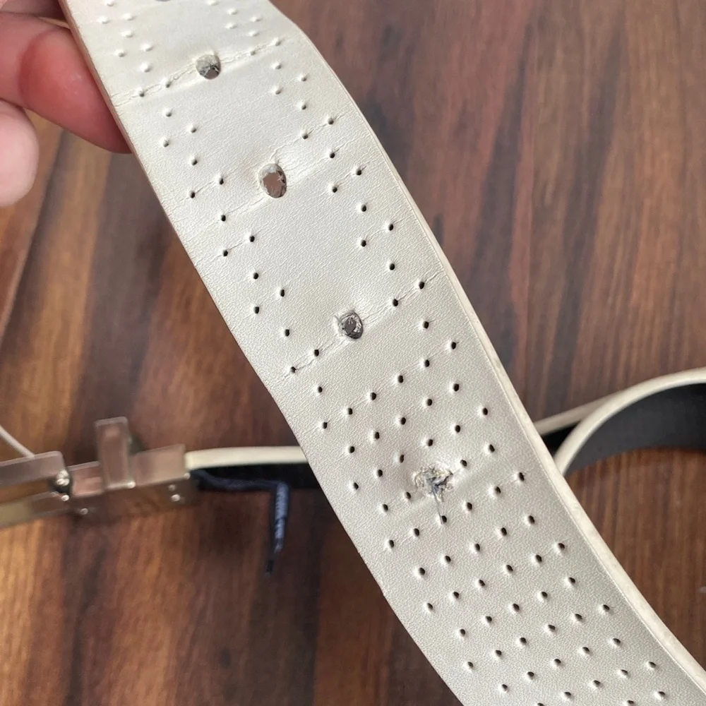 4/$20 Nike Golf Perforated Reversible Leather Belt Black and White E.86
